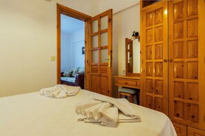 Deluxe Studio Suite | Minibar, in-room safe, soundproofing, free WiFi