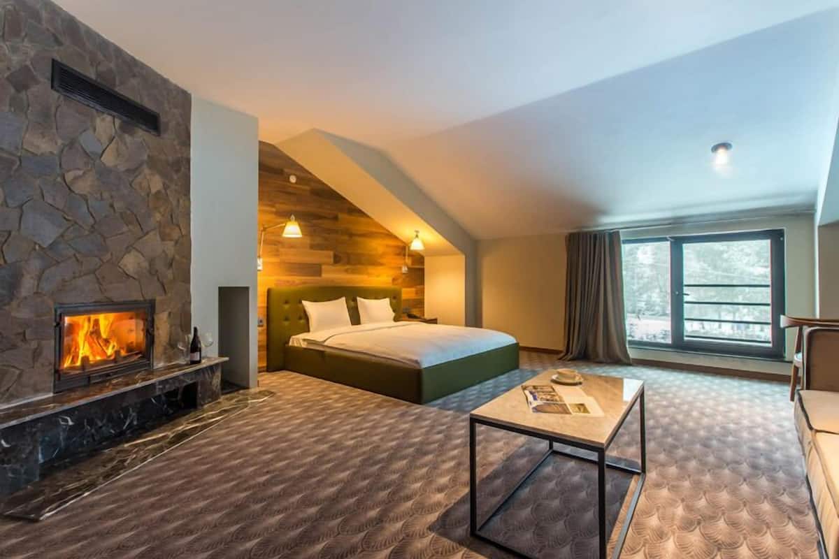 minibar, in-room safe, desk, blackout curtains