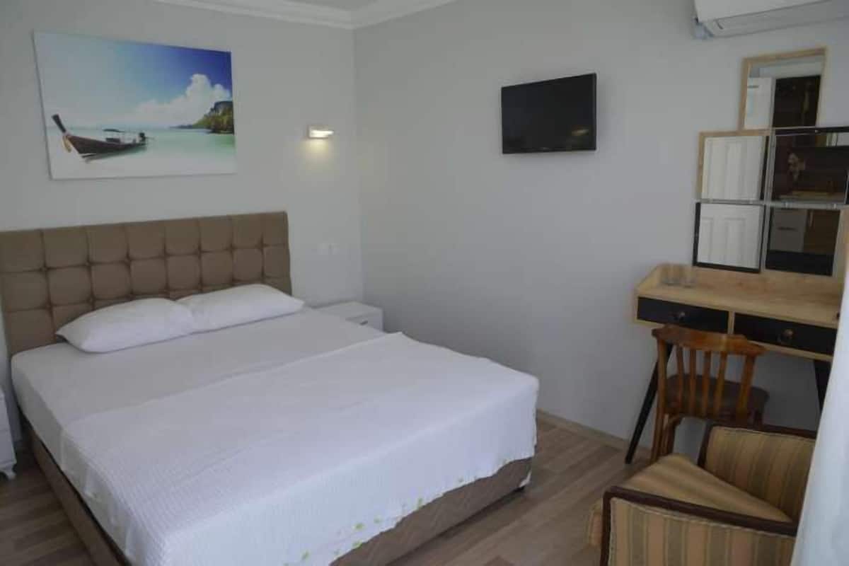 1 habitación, escritorio y sistema de insonorización