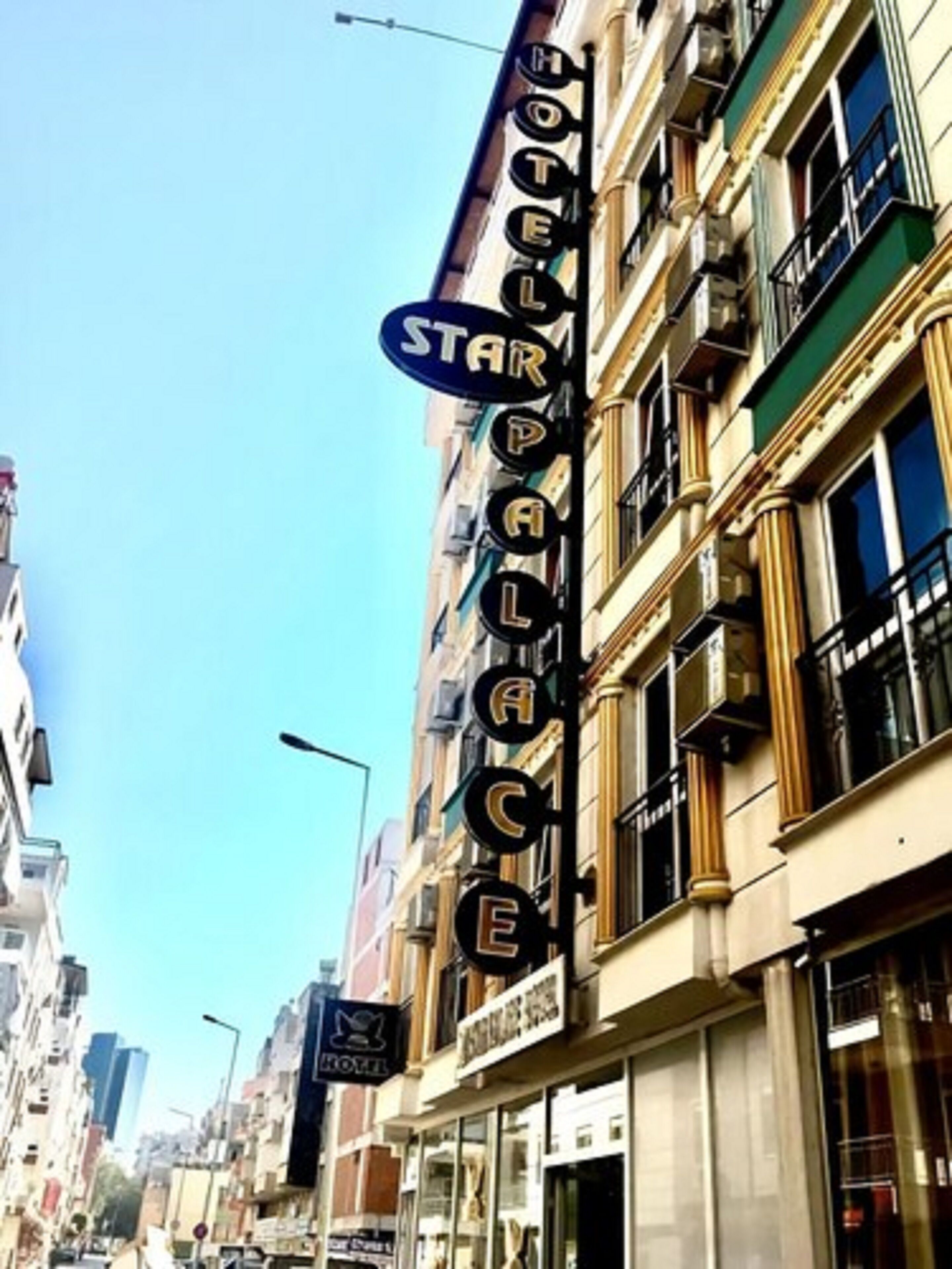 Mặt tiền nơi lưu trú