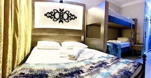 Sistema de insonorización, wifi gratis y ropa de cama 