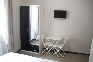 Habitació doble | Escriptori, bressols gratuïts i wifi gratuïta