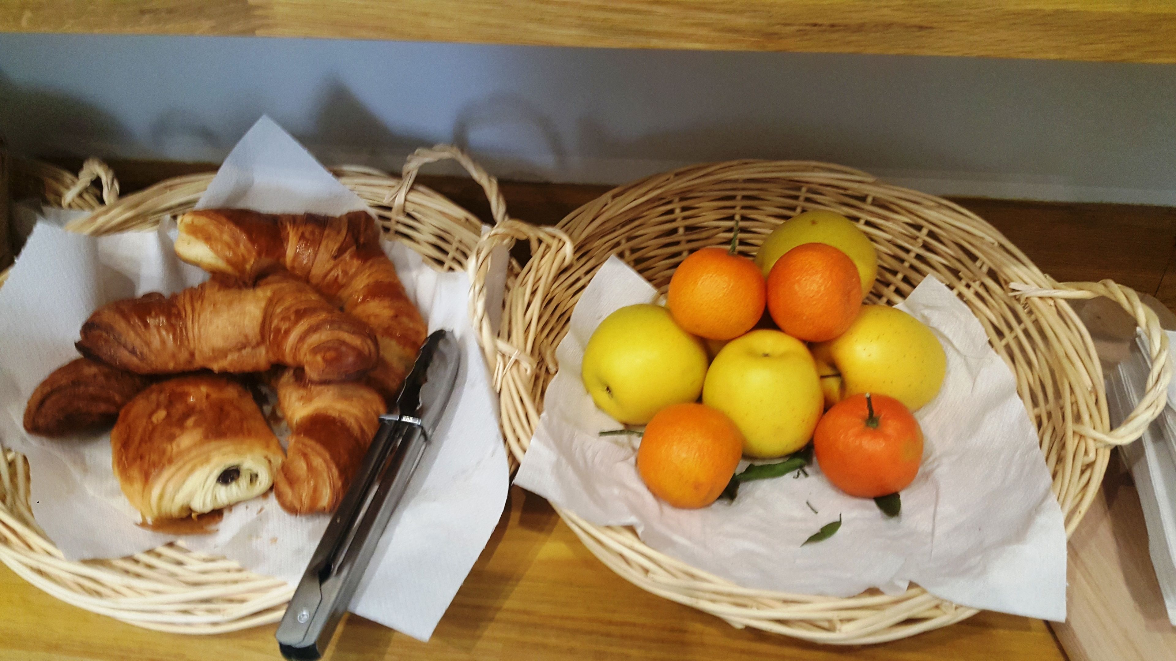daily continental breakfast (eur 7 per person)