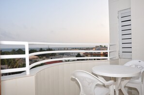 Apartment (Matisse) | In-room safe, soundproofing, iron/ironing board, free WiFi