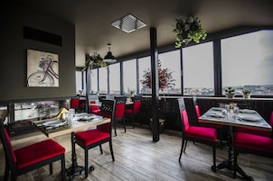 Breakfast, lunch and dinner served