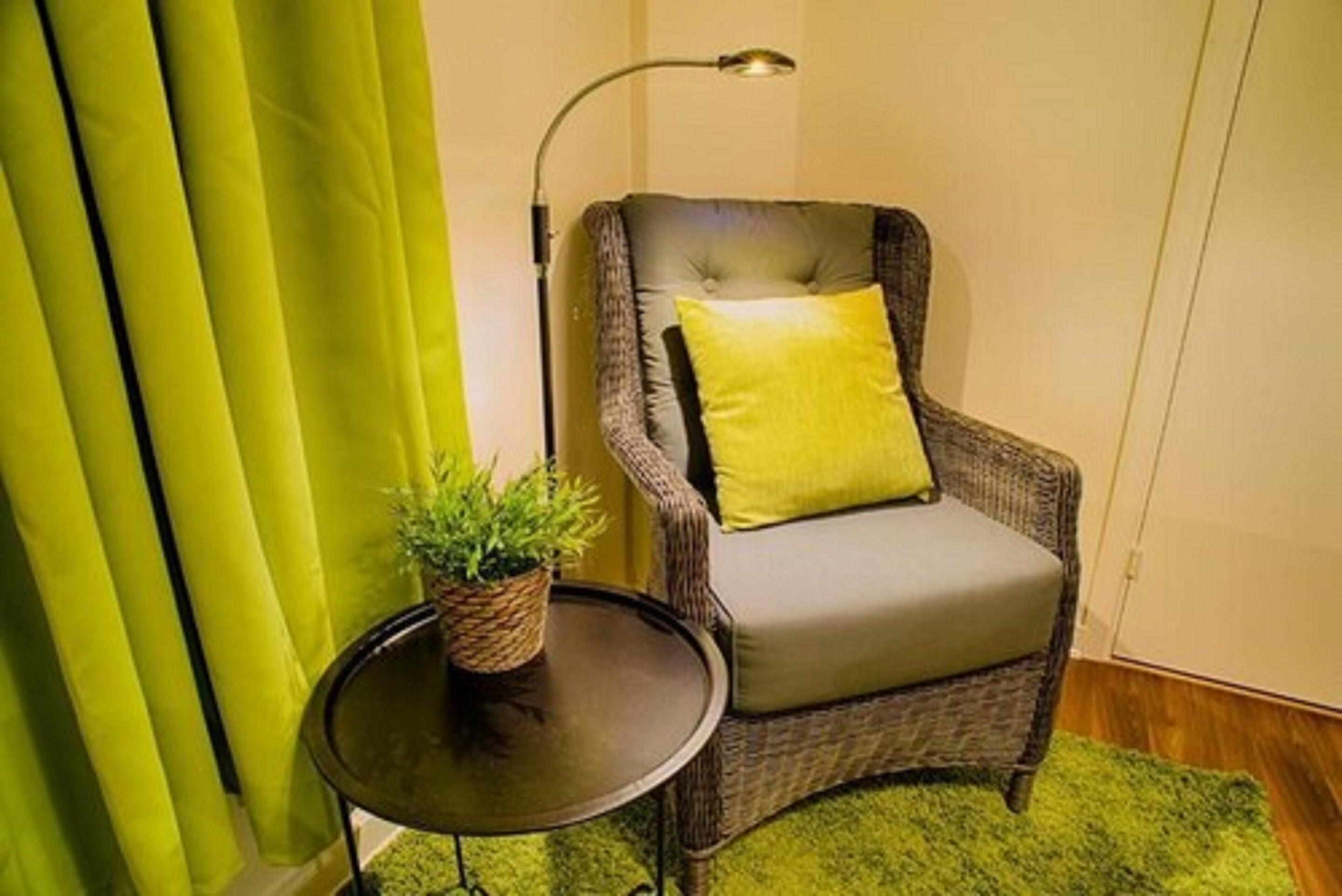 Desk, blackout drapes, iron/ironing board, free cribs/infant beds