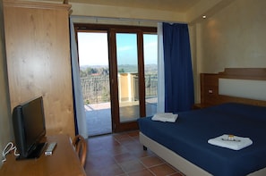 객실 내 금고, 책상, 방음 설비, 유아용 침대