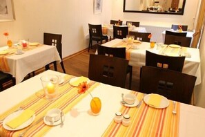 Breakfast area - Hotel Restaurant Rothkopf (Euskirchen)