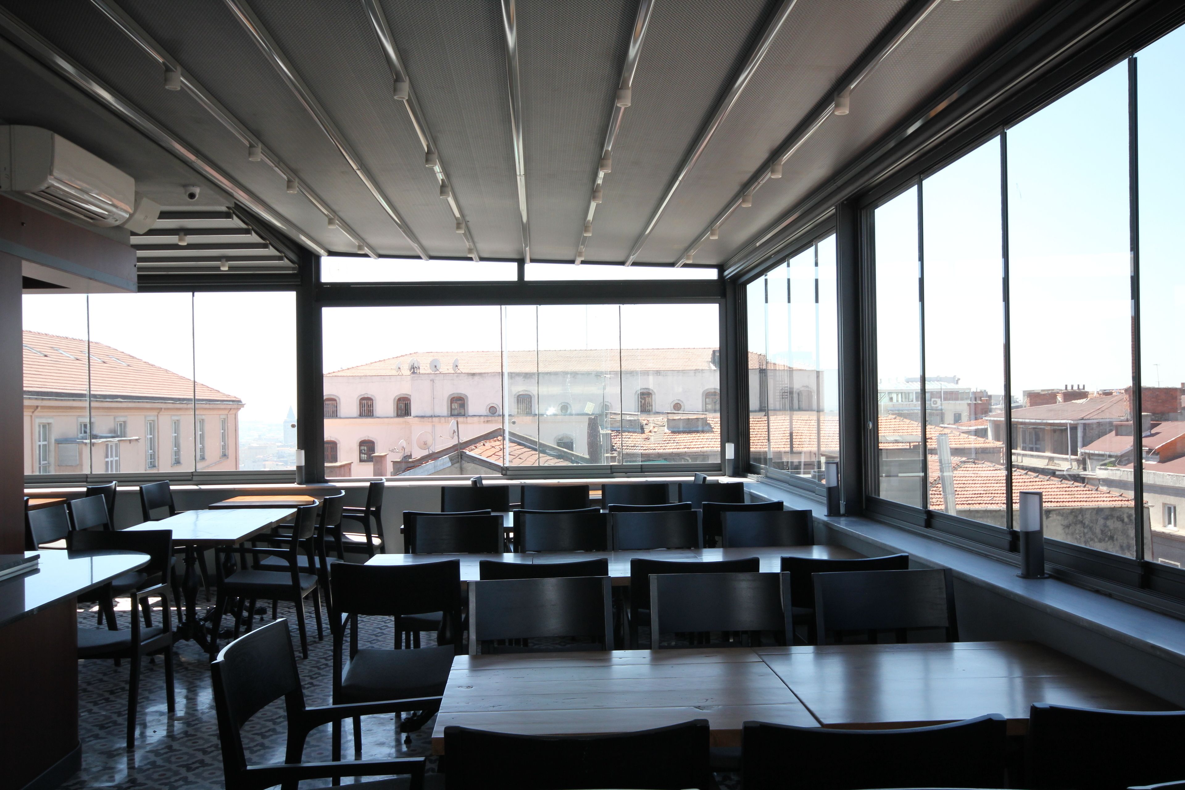 lunch and dinner served