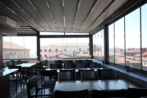 Lunch and dinner served - Hotel Naumpasa Konagi (Istanbul)