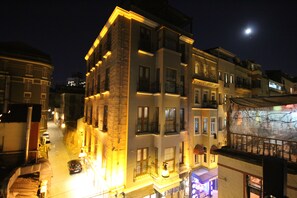 Exterior detail - Hotel Naumpasa Konagi (Istanbul)