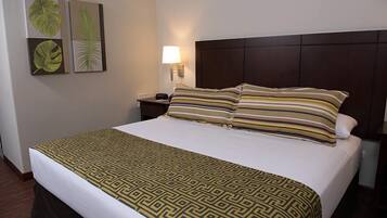 1 bedroom, premium bedding, in-room safe, desk