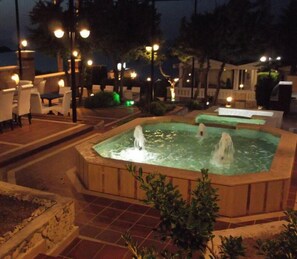 Fountain - Yona Motel (Cesme)