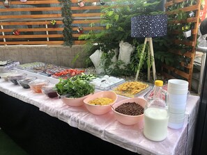 Colazione a buffet inclusa, servita tutte le mattine