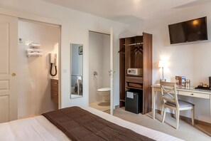 Phòng đôi hoặc 2 giường đơn Tiêu chuẩn | Minibar, két bảo mật tại phòng, bàn, phòng cách âm 