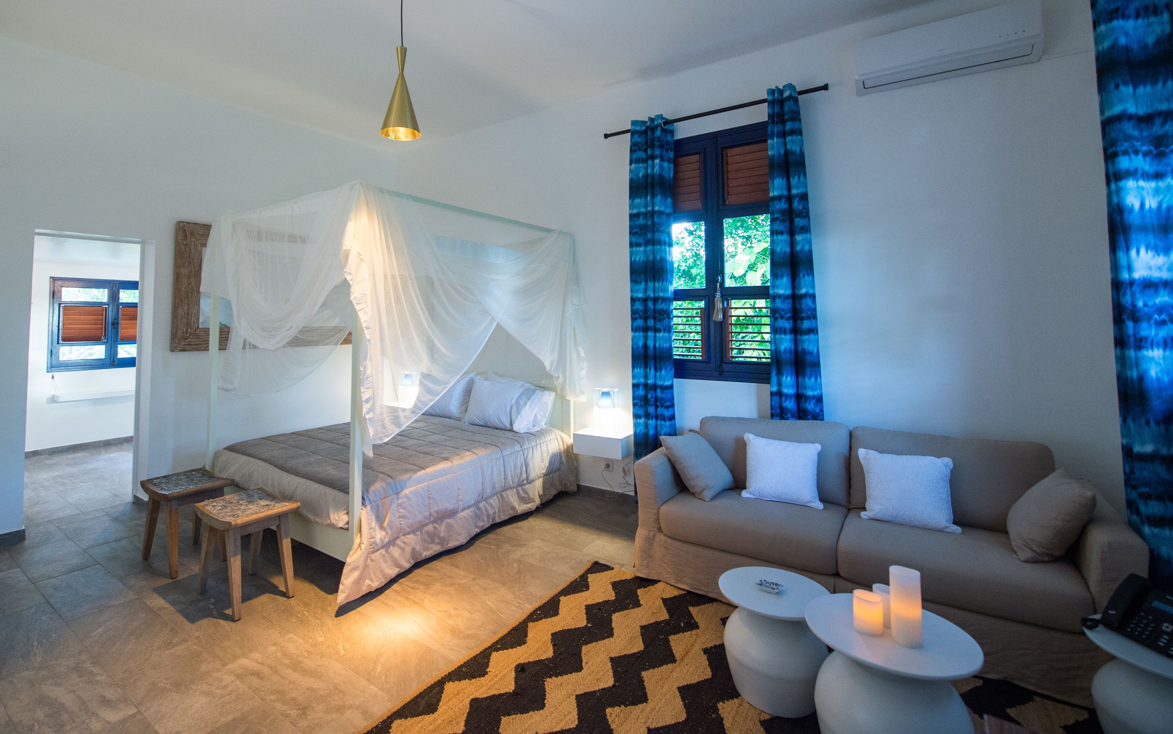 1 kamar tidur, seprai premium, minibar, dan brankas