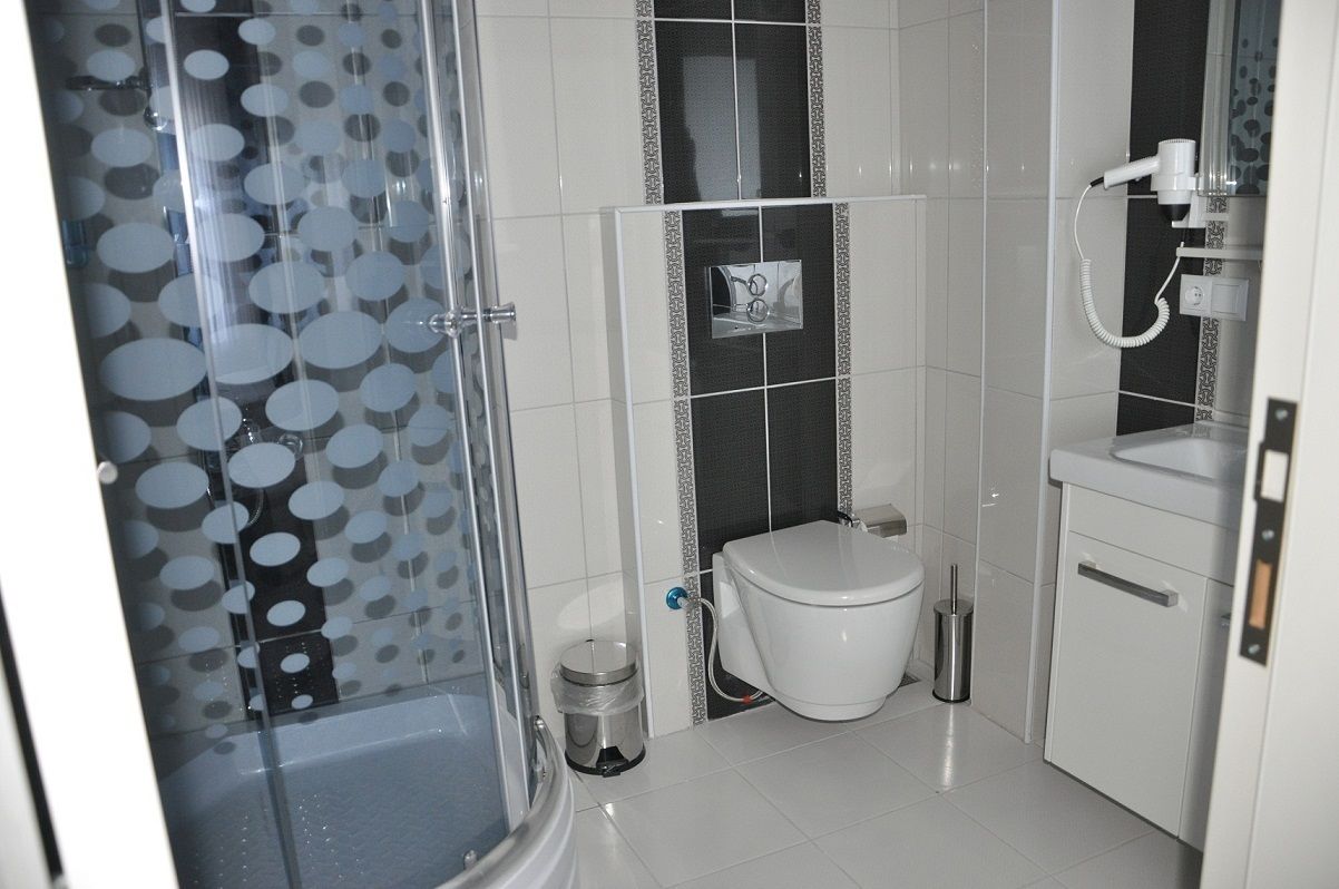 shower, free toiletries, hair dryer, slippers