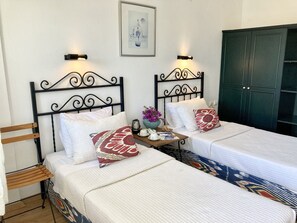 Twin bedroom | Individualmente decorados, individualmente mobiliados, Wi-Fi de cortesia