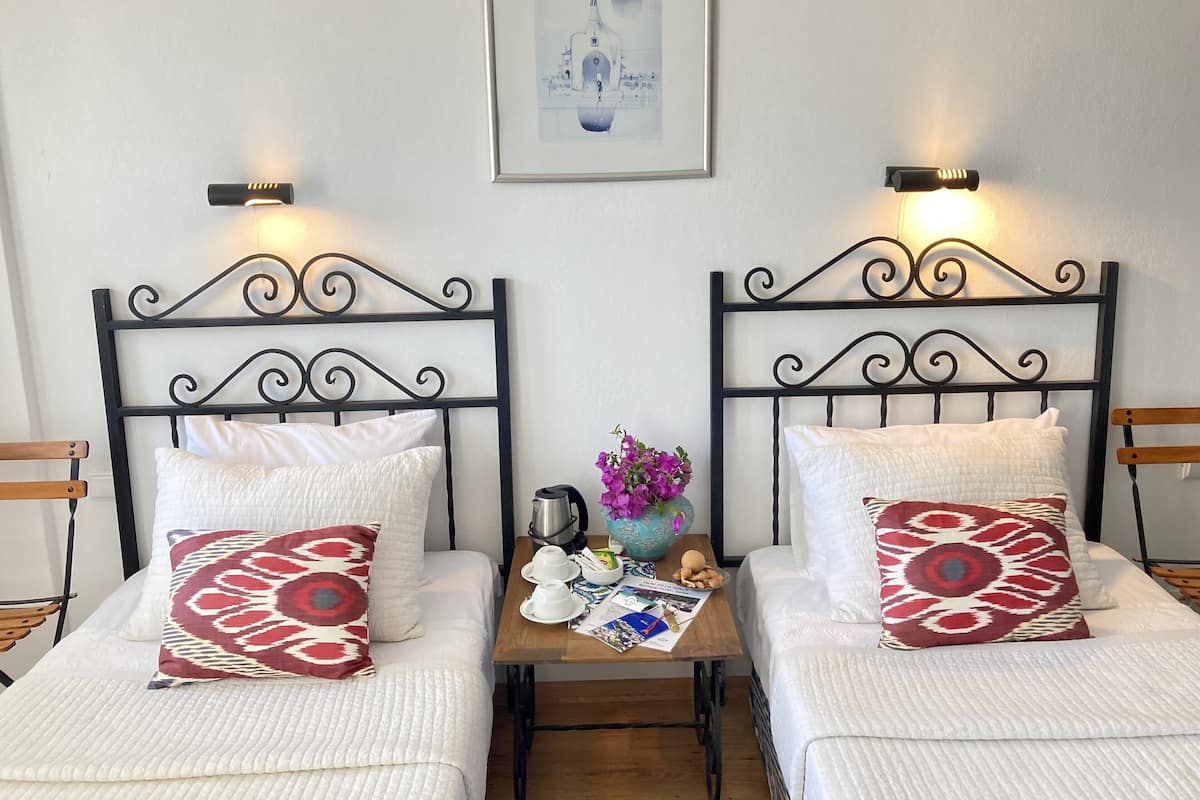 Twin bedroom | 1 bedroom, individually decorated, individually furnished, free WiFi