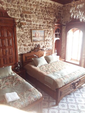 Triple Room | Desk, free WiFi, bed sheets - Jasmin Konak Otel (Antakya)