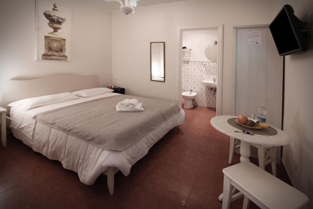 In-room safe, desk, free WiFi, bed sheets