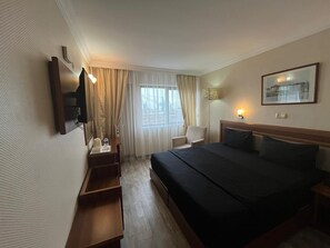 Deluxe Double or Twin Room | Minibar, in-room safe, desk, laptop workspace - Hotel Villa Marina (Bandirma)