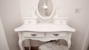 Double or Twin Room | Room amenity - Domus Iuliae (Rome)