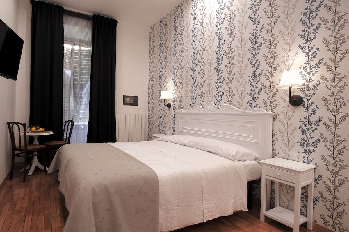 Double Room | In-room safe, desk, blackout drapes, free WiFi