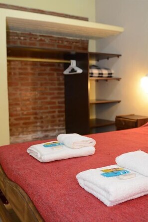 Cabin phong cách cổ điển, 1 phòng ngủ, quang cảnh vườn, khu vực vườn | 1 phòng ngủ, màn/rèm cản sáng 
