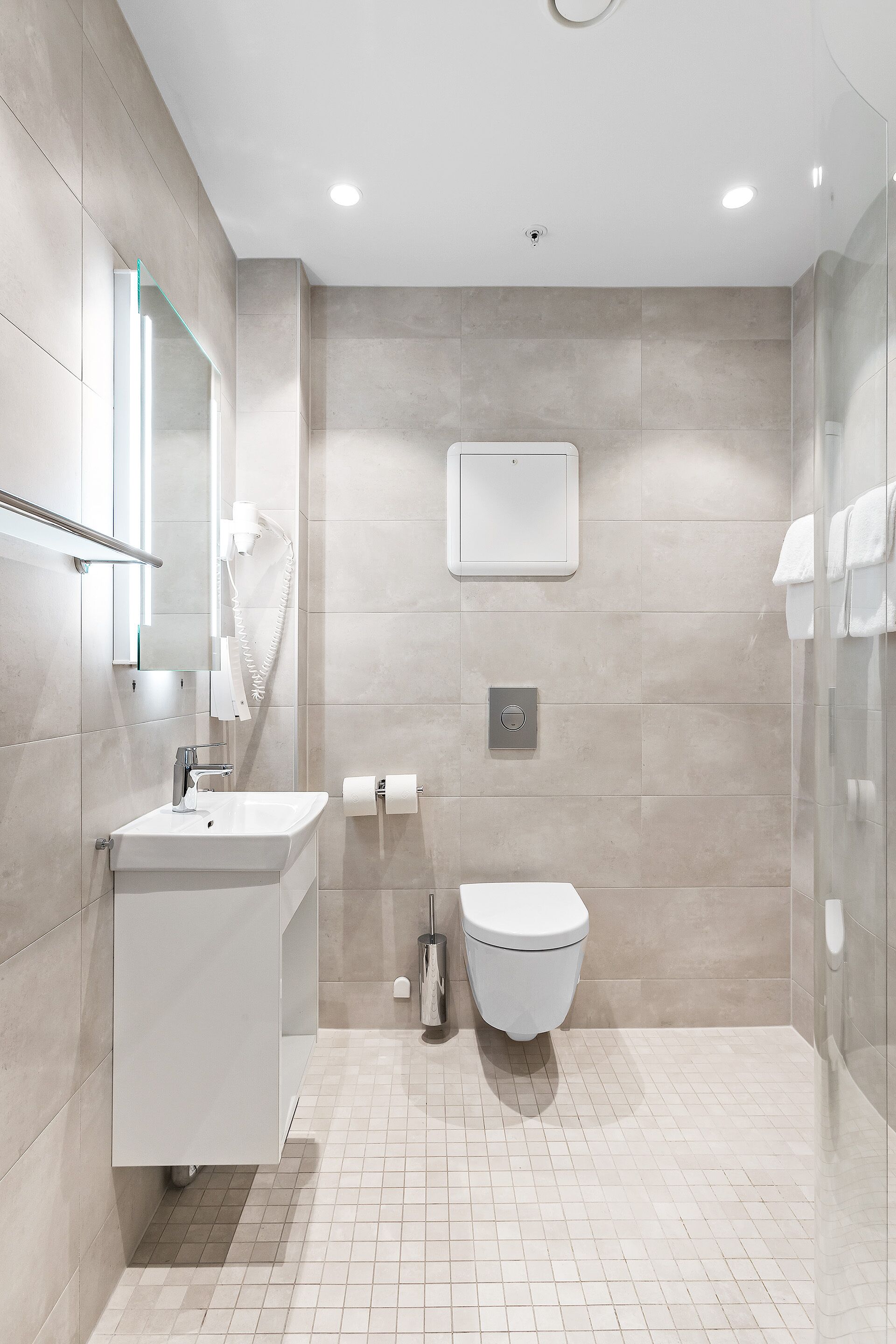 standard room, 2 single beds, non smoking | bathroom | shower, rainfall showerhead, hair dryer, towels