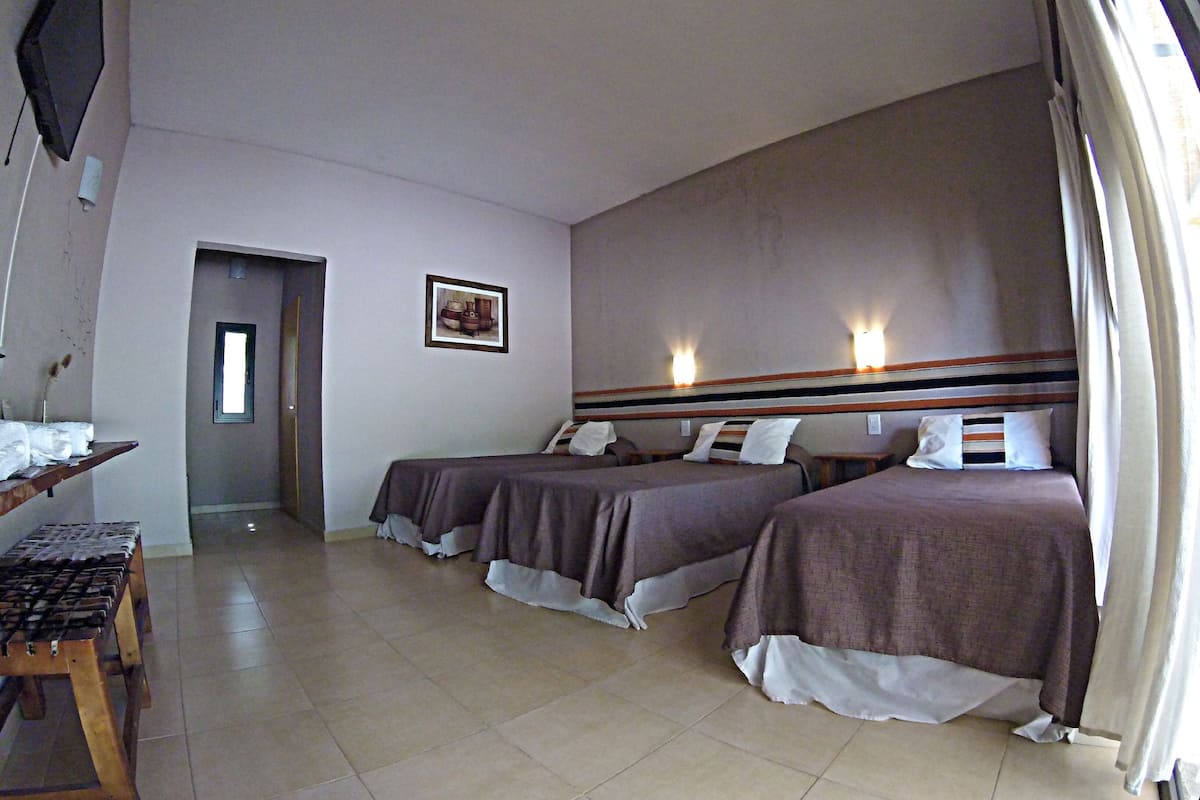 room (shinqui) | premium bedding, minibar, individually decorated, individually furnished