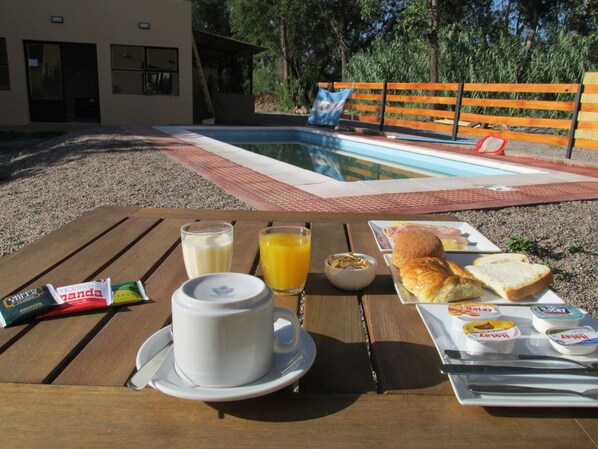 Free daily continental breakfast 