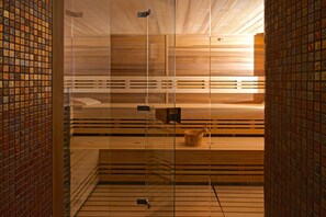 Couples treatment rooms, sauna, hot tub, steam room, massages