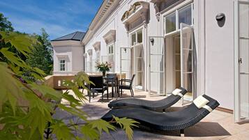 Deluxe Apartment (separate bedroom, terrace, park view) | Terrace/patio