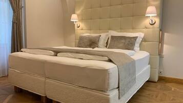 Appartement Familial (separate bedroom, park view ) | Literie de qualité supérieure, matelas mémoire de forme, minibar
