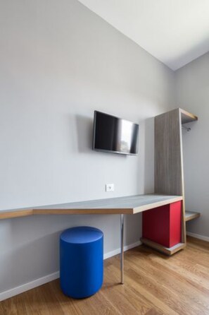 低刺激性寝具、羽毛の掛け布団、WiFi (無料)