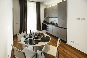 Appartement Supérieur | Cuisine privée | Micro-ondes, cafetière/bouilloire, bouilloire électrique