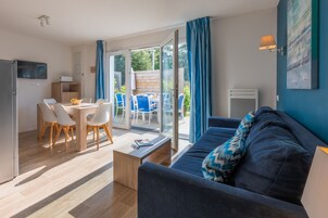 Free cribs/infant beds, free WiFi, bed sheets