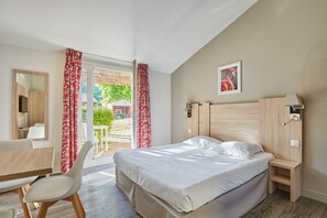 Studio | Soundproofing, cribs/infant beds, free WiFi, bed sheets - Résidence Club Odalys Les Gardians (Arles)