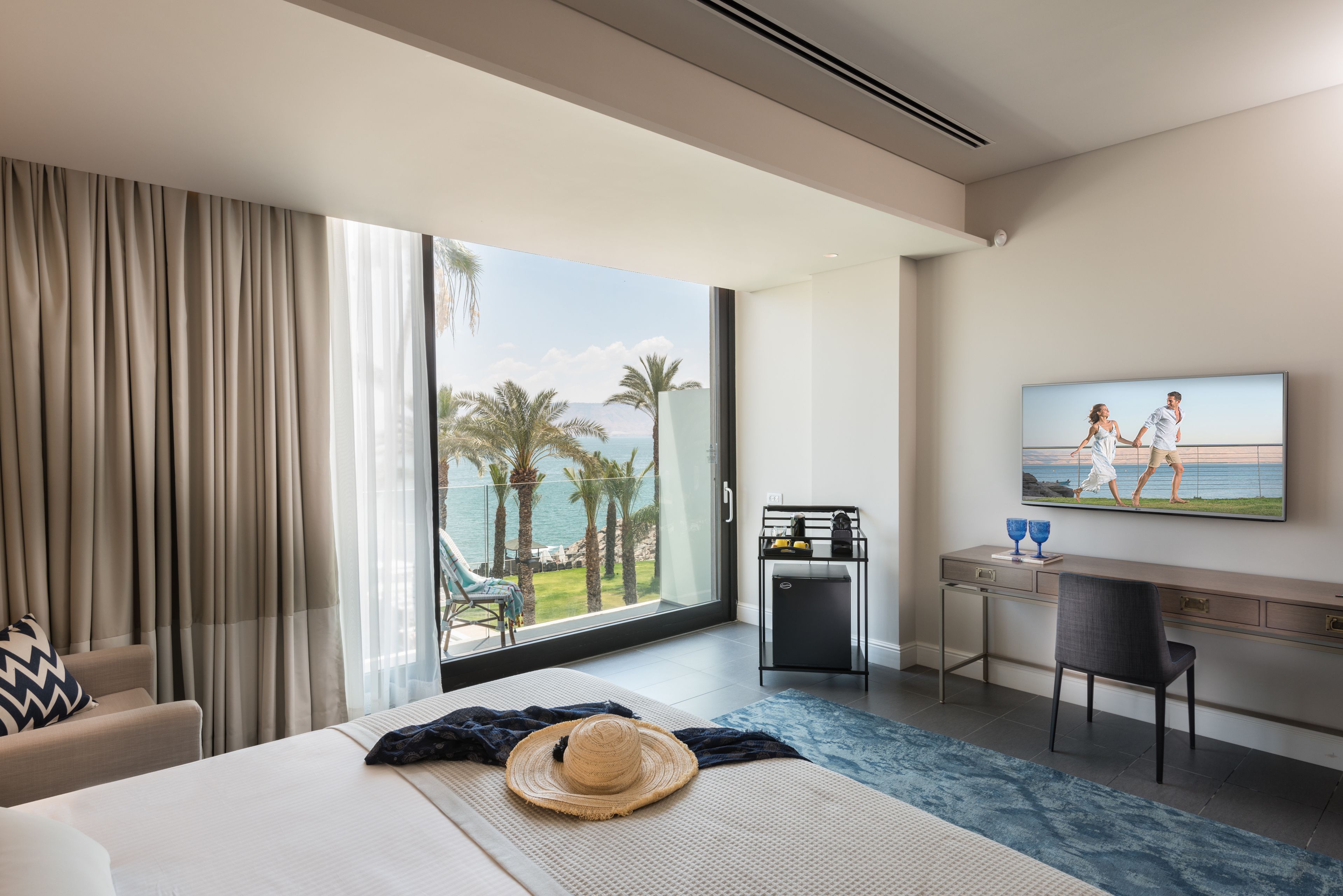 Panoramic Room, Sea View | 1 bedroom, premium bedding, minibar, in-room safe