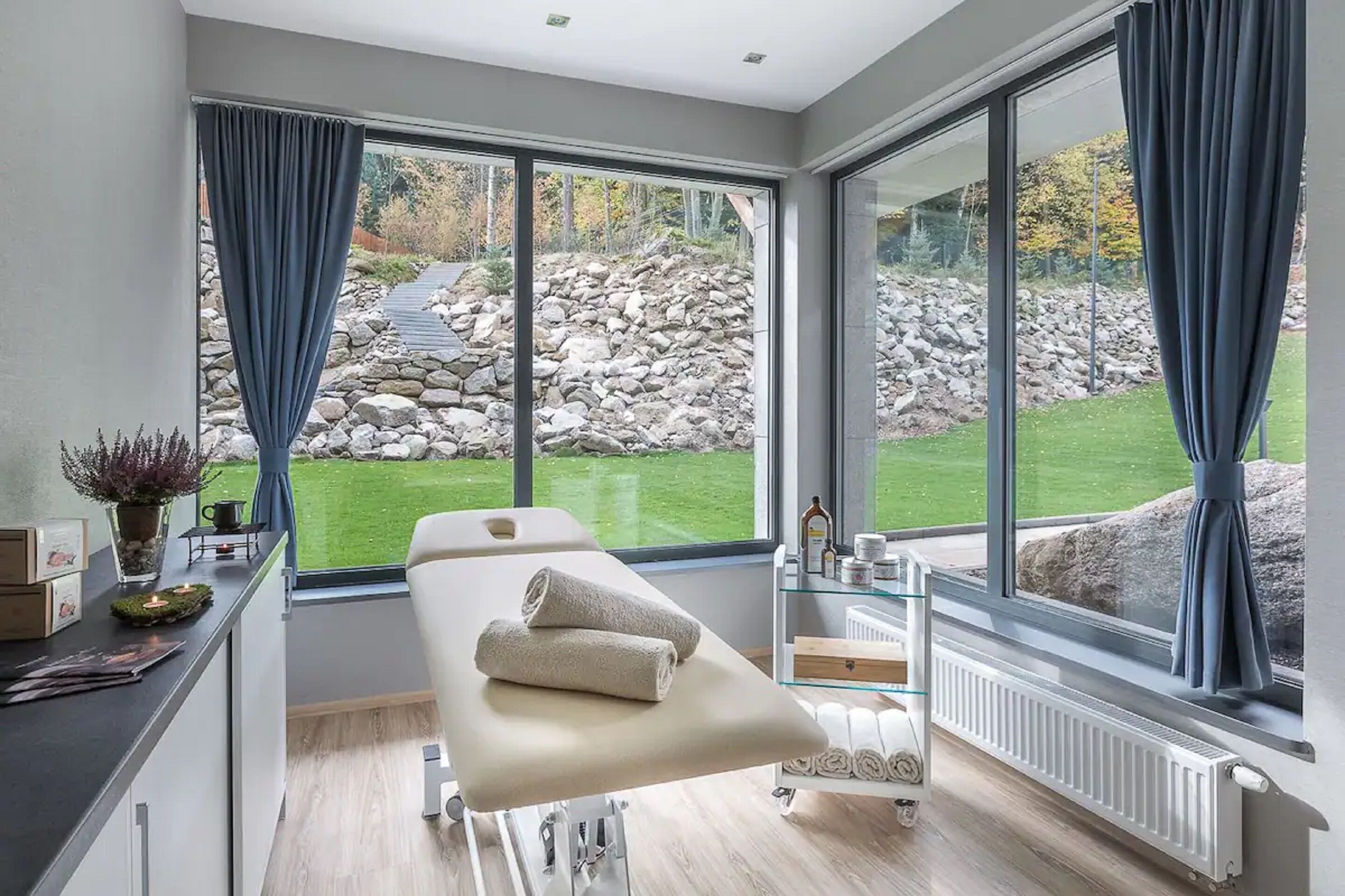 turkish bath/hammam, body treatments, facials, manicures and pedicures