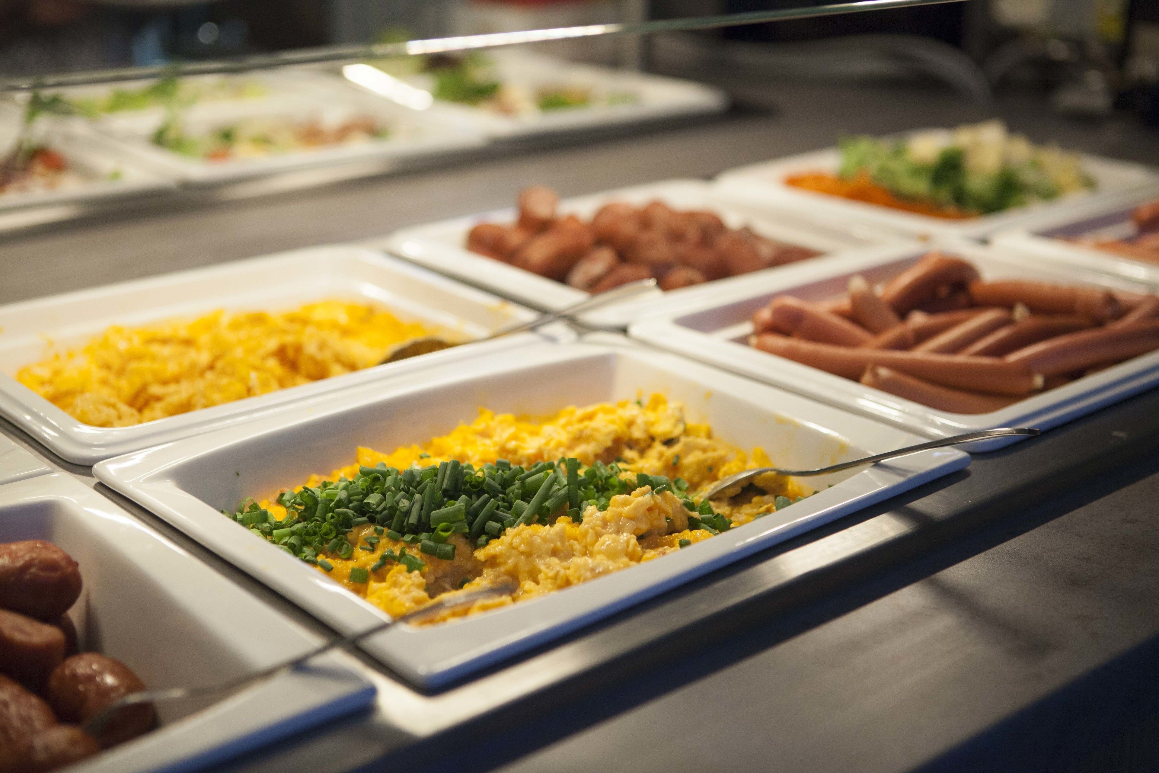 breakfast (pln 75 per person)