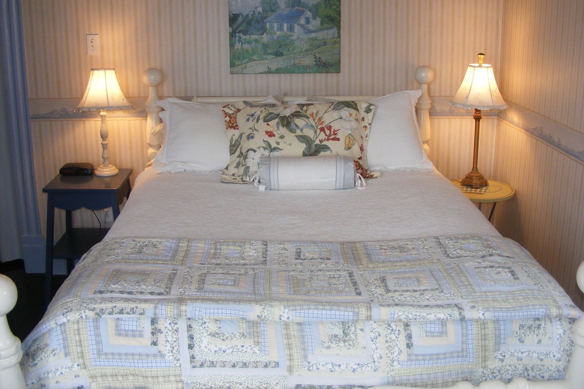 Kamer, 1 queensize bed, uitzicht op oceaan | 4 slaapkamers, luxe beddengoed, individueel gedecoreerd