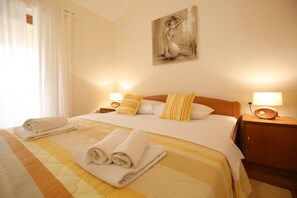 舒适公寓, 1 间卧室, 阳台, 临海 | 办公桌、婴儿床、免费 WiFi