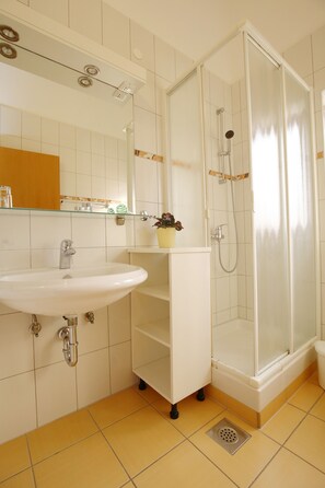 Comfort Apartment, 1 Bedroom, Balcony, Sea Facing | Bathroom shower - Villa Zubcic (Zadar)