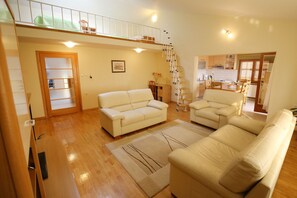 华丽公寓, 3 间卧室, 双浴室, 临海 | 起居区 | 平板电视