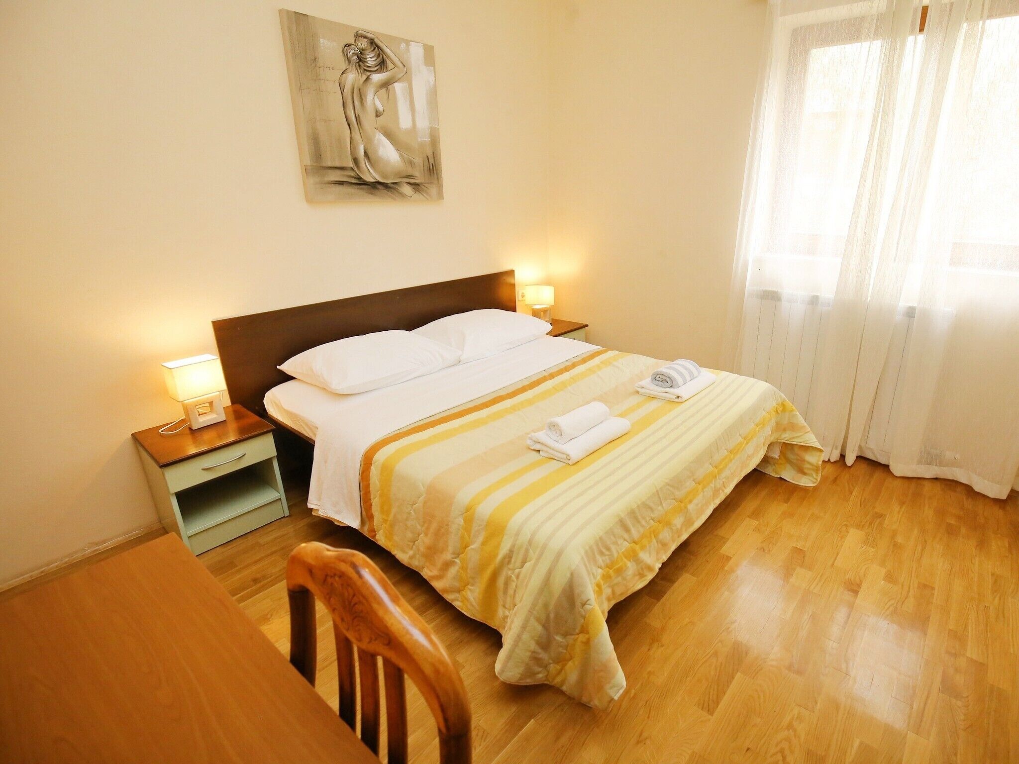 Desk, cribs (surcharge), WiFi (free)