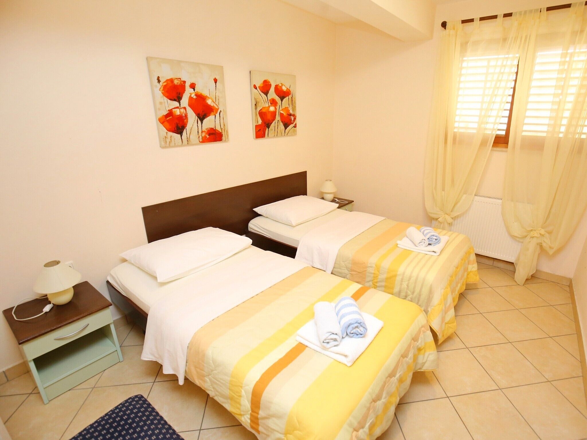 Desk, cribs (surcharge), WiFi (free)