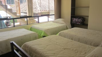Dúplex, 2 habitaciones, cocineta (DUPLEX III) | 1 habitación, edredón, wifi gratis y ropa de cama