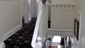 Staircase - Avoncot Guest House (Stratford-upon-Avon)